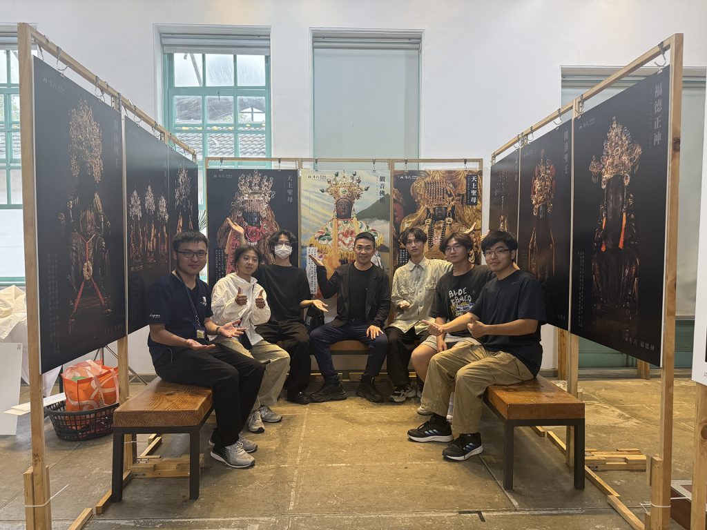 神級容顏展覽團隊合影